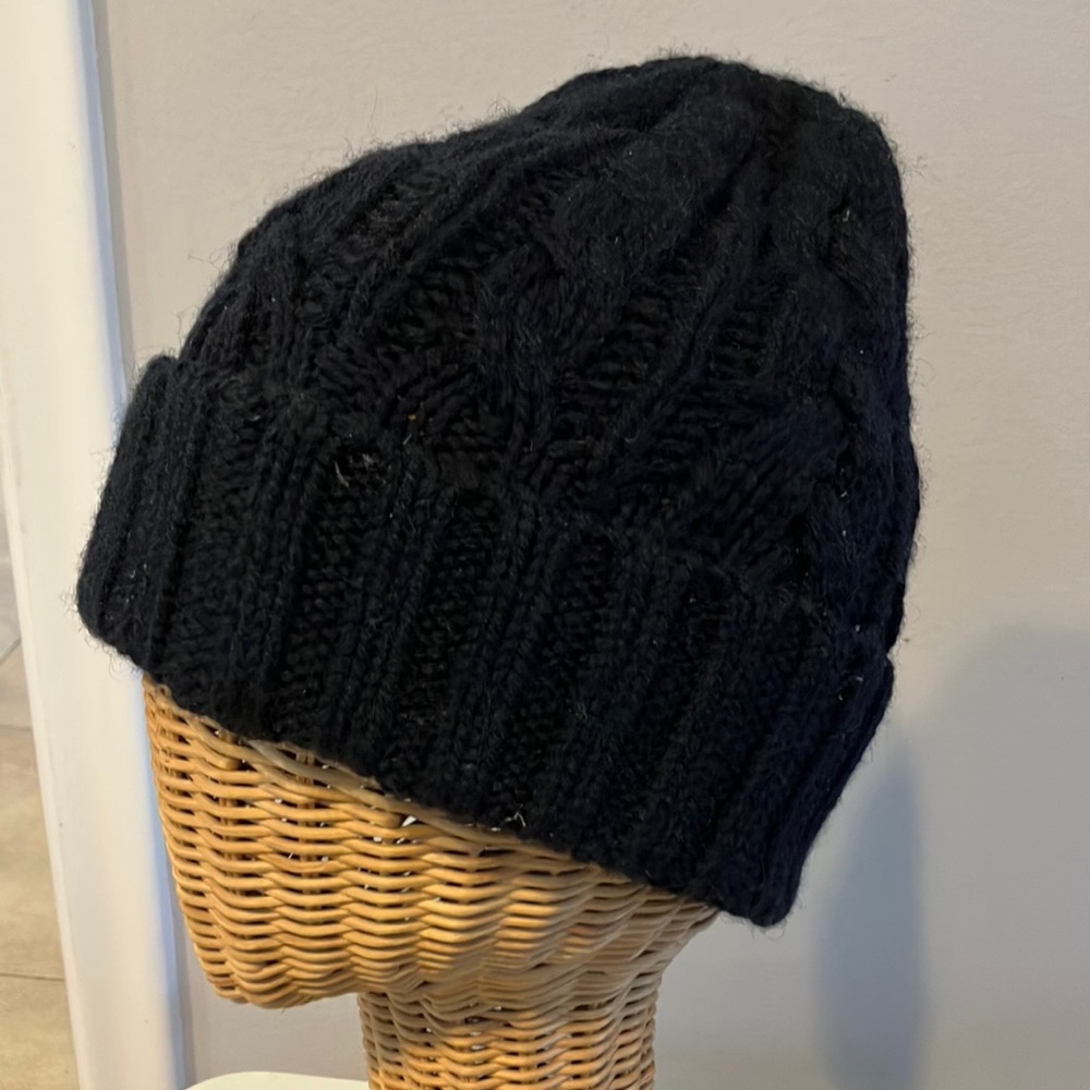 COPY - Very very thick cable knit wool hat by Muji unisex Japan Black/deep navy…